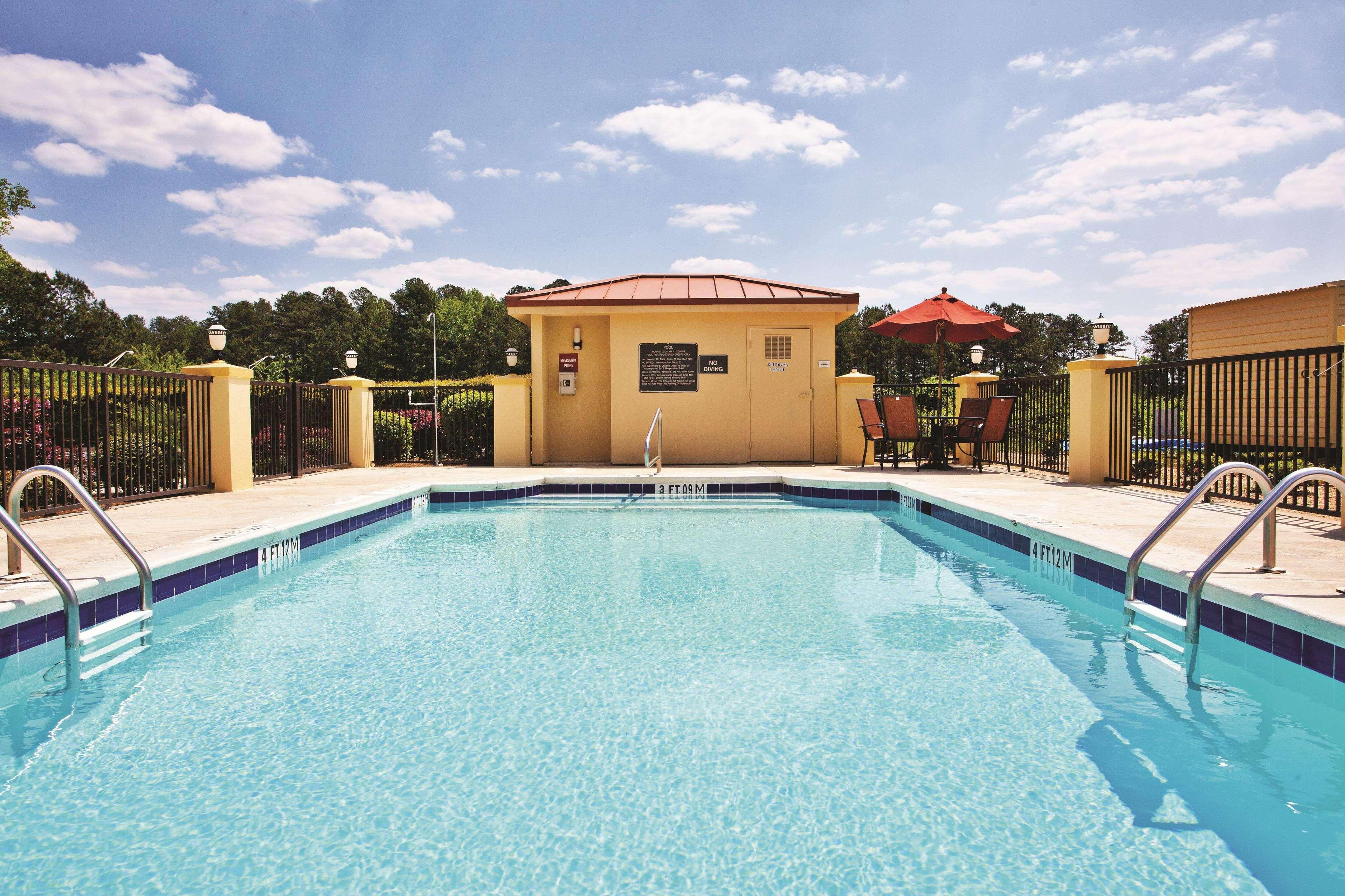 La Quinta By Wyndham Lagrange / I-85 Hotel Exterior foto