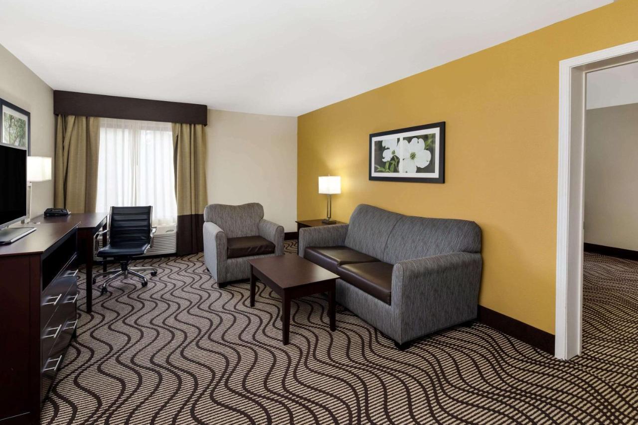 La Quinta By Wyndham Lagrange / I-85 Hotel Exterior foto
